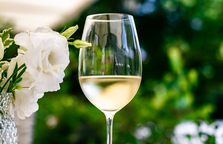 Copa con vino blanco